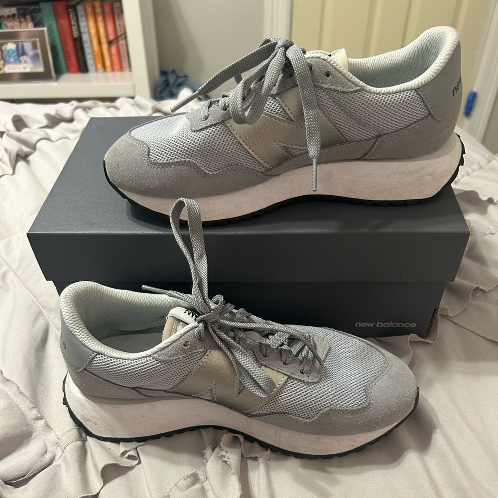 New balance shoes